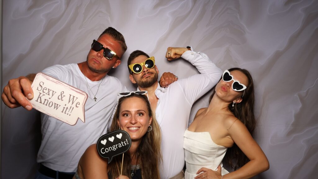 Instagram post from photoboothme.ch. This post is in position 0.